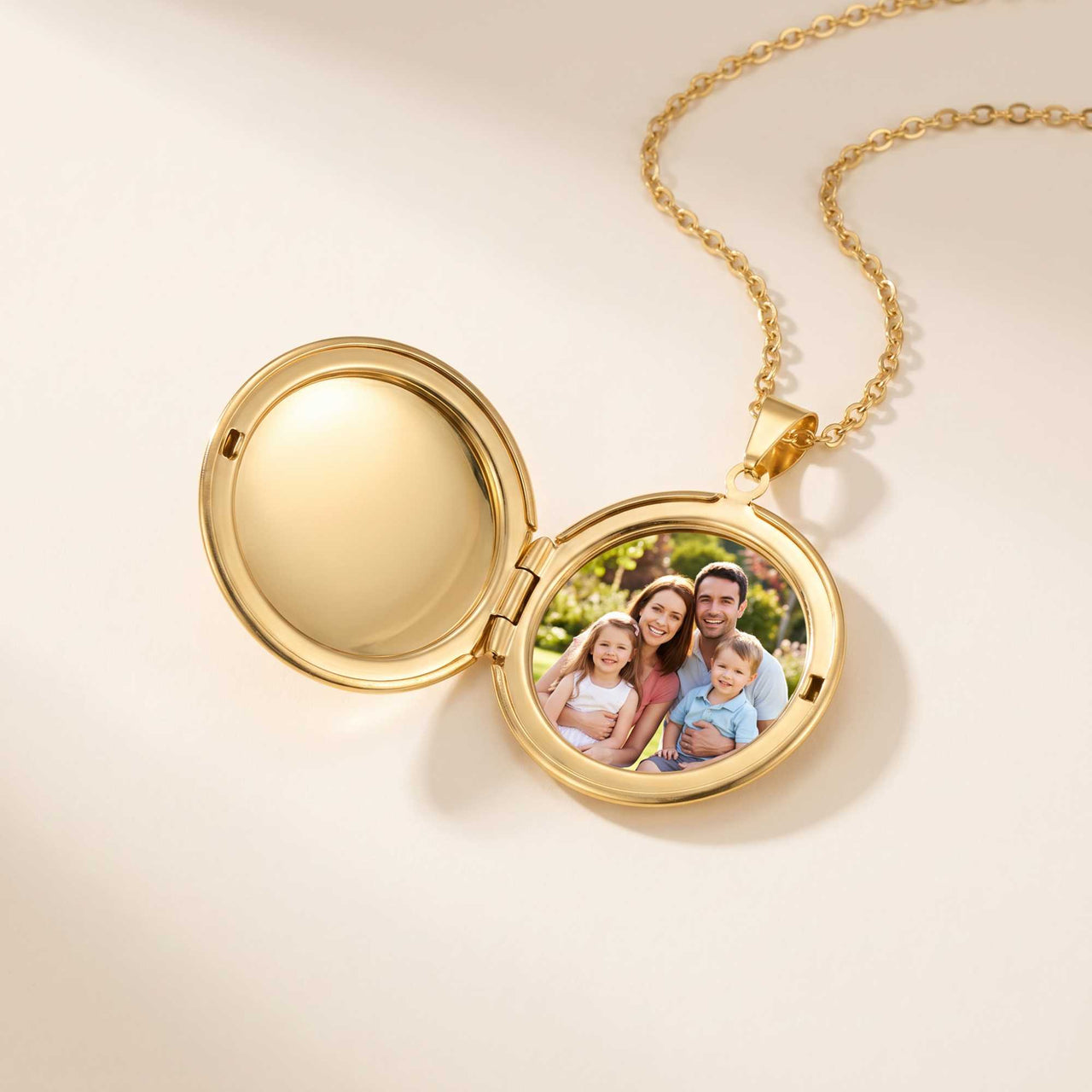 Round Photo Locket Necklace