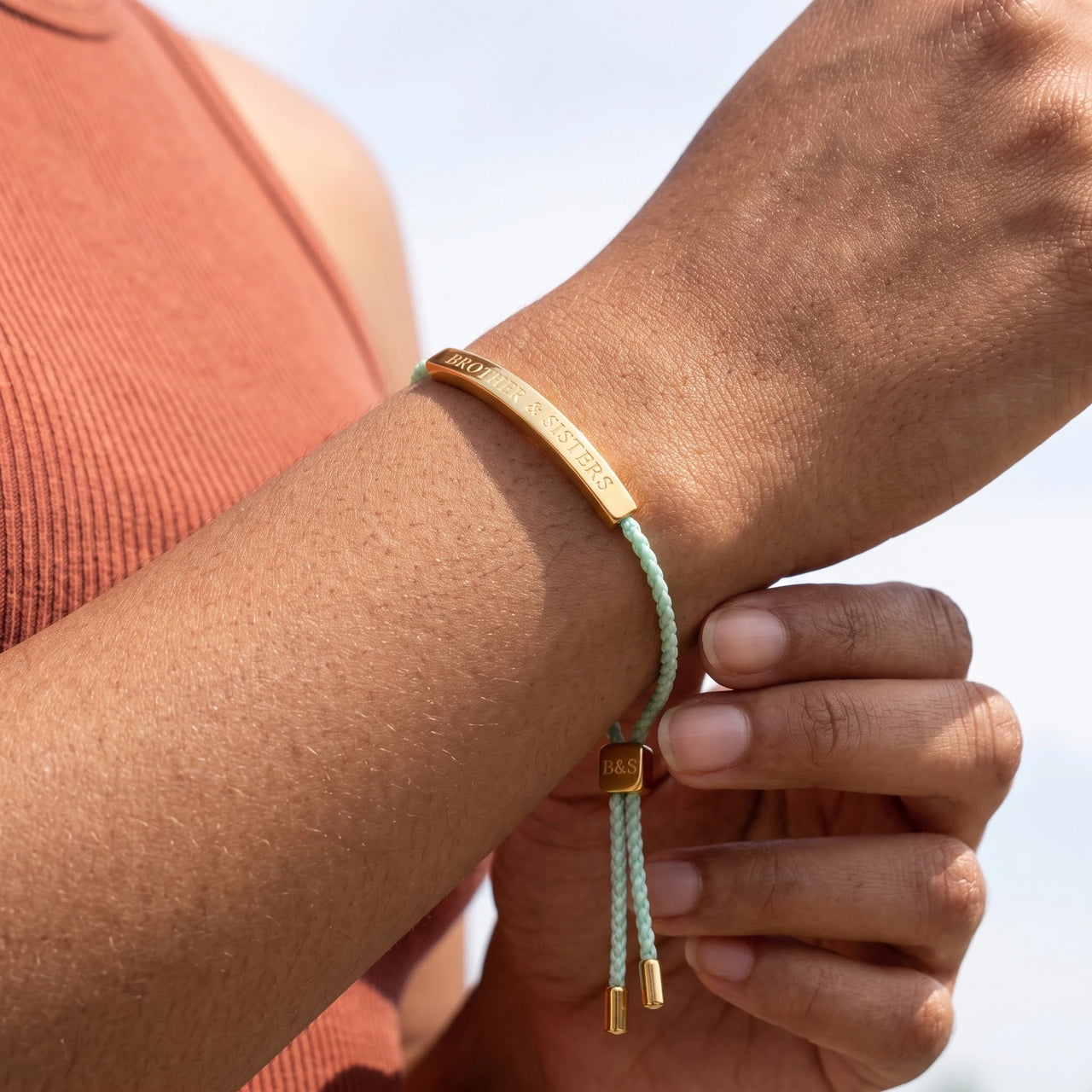 La Menthe, gold bracelet — close up | SKU: lamenthe-g