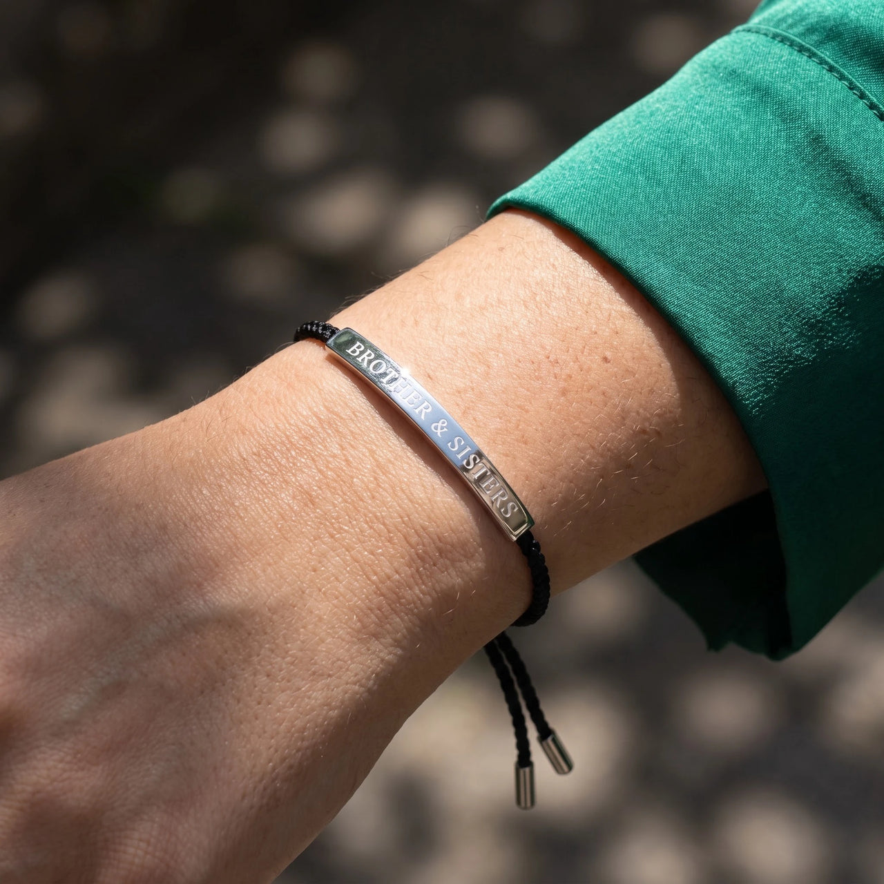 String bracelet — close-up of the details, silver | SKU: lecaviar-wg